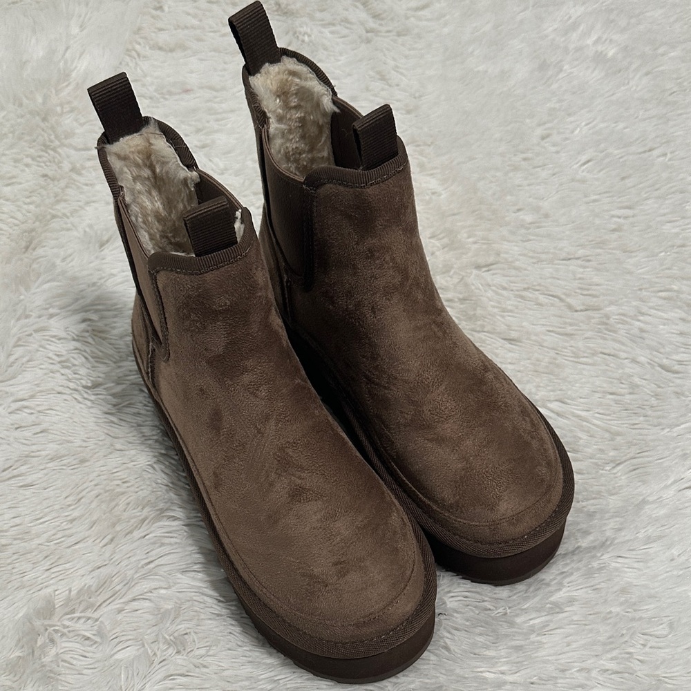 🌴 NWOT Bacia Faux Suede Faux Fur Lined Ankle Boots
